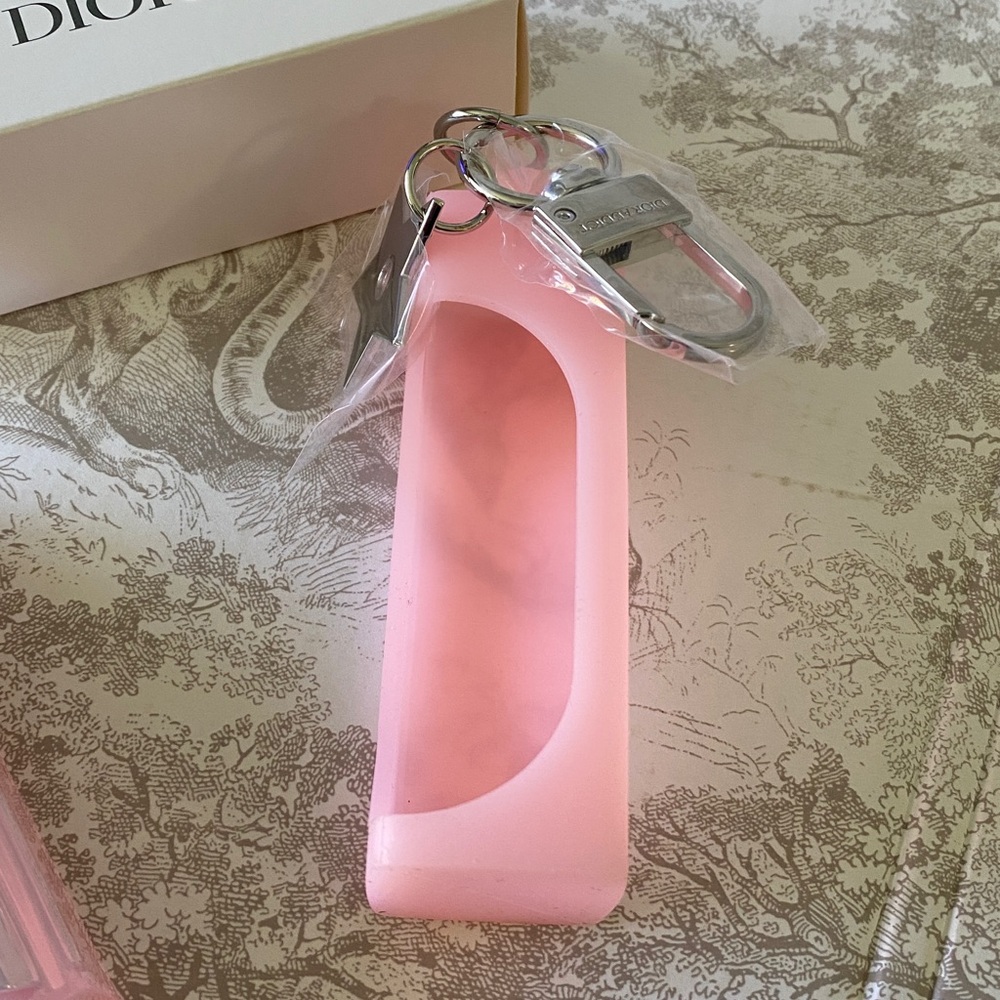 Dior Addict Key Chain - Picture 3 of 11